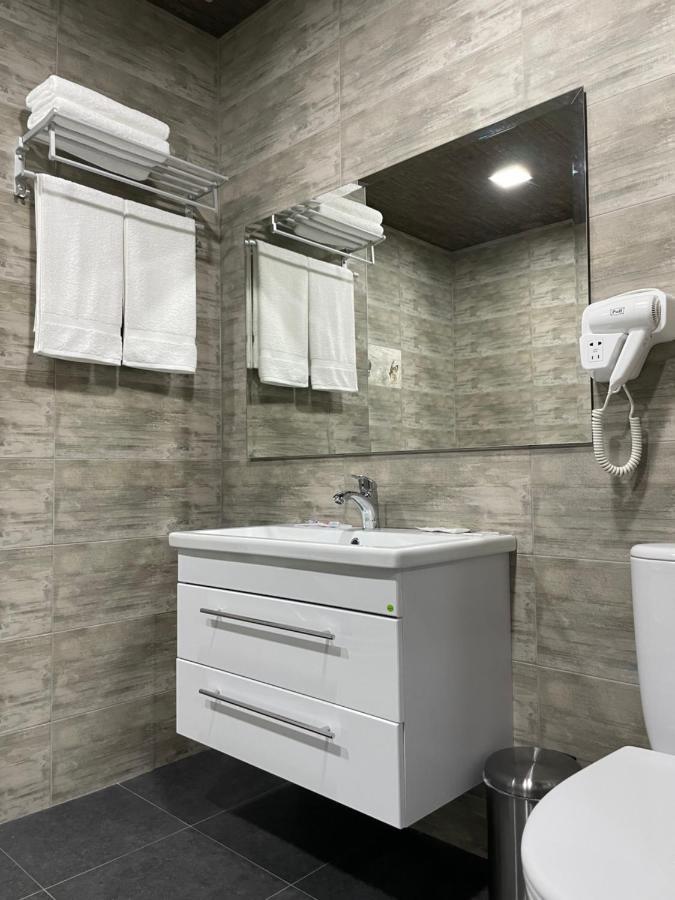 Central Hotel Гюмри Екстериор снимка
