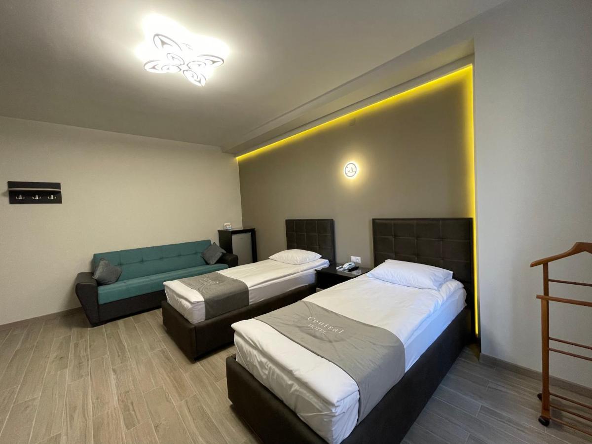 Central Hotel Гюмри Екстериор снимка